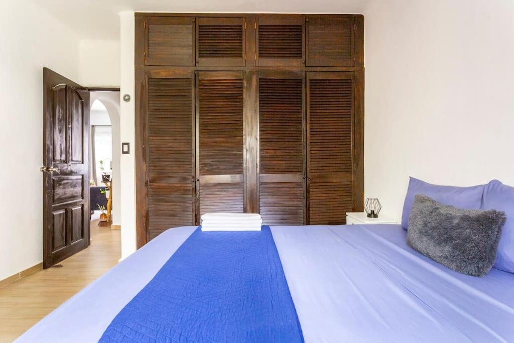 Apartamento 3 Bedroom In Quiet Residential Area