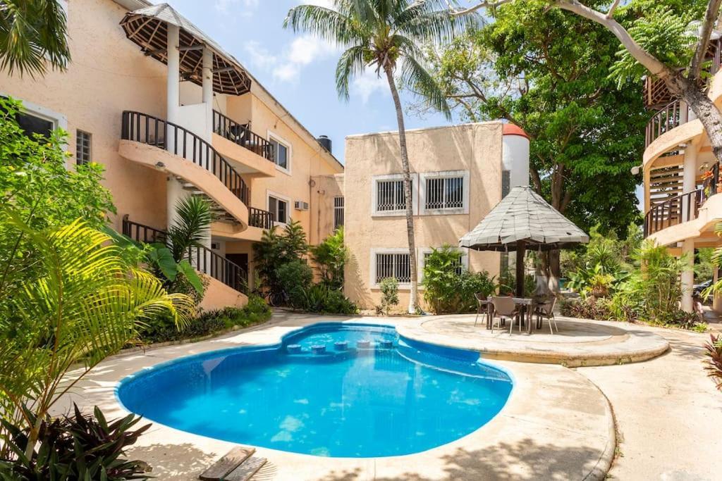 Apartamento 3 Bedroom In Quiet Residential Area